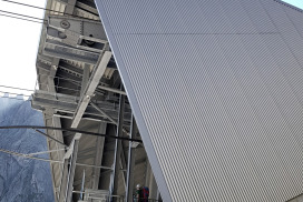 Erneuerung Seilbahn Albigna, Berg- und Talstation Vicosoprano